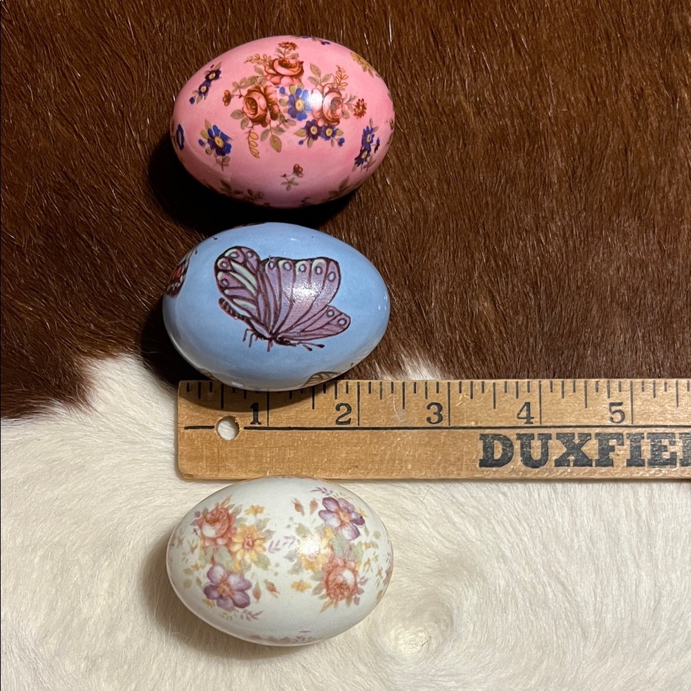 Floral and Butterfly Decorative Ceramic Eggs, Set of 3 - Picture 8 of 10